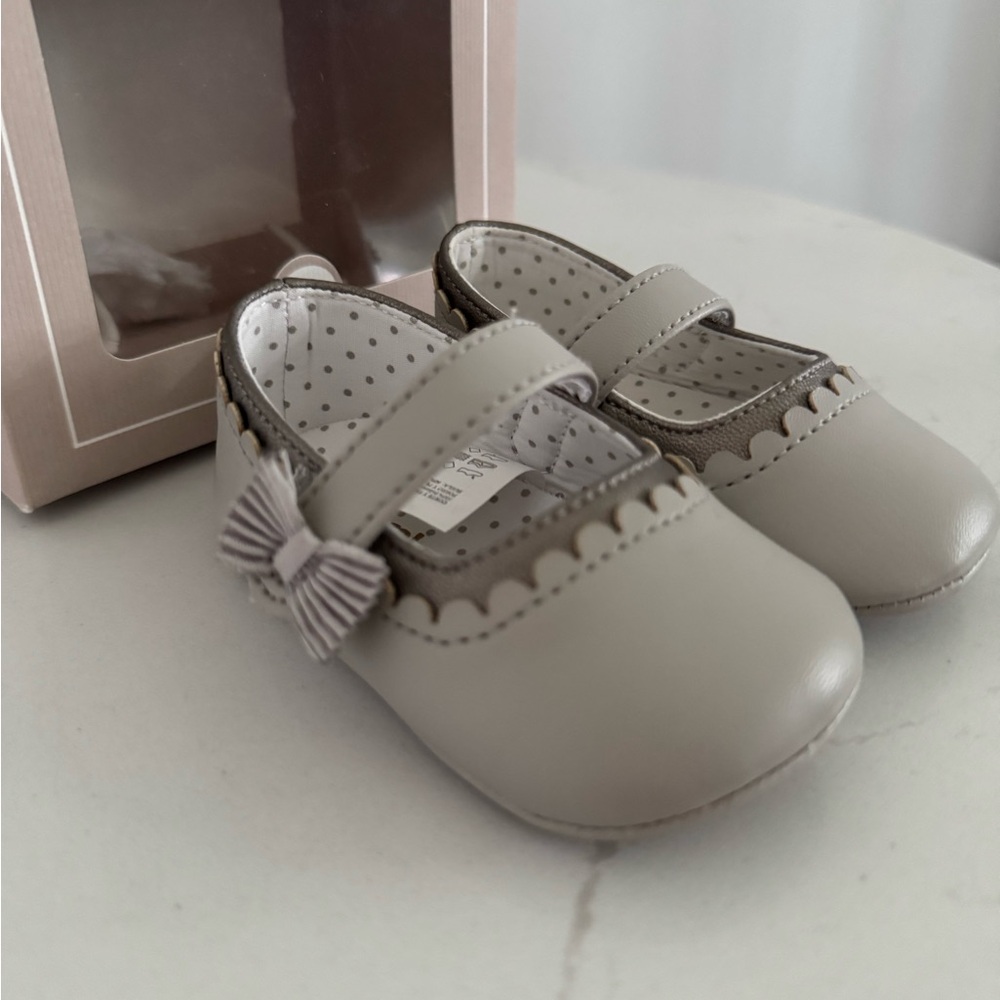Mayoral Baby Girl Gray Dress Shoes with Scalloped Detailing and Velcro Strap